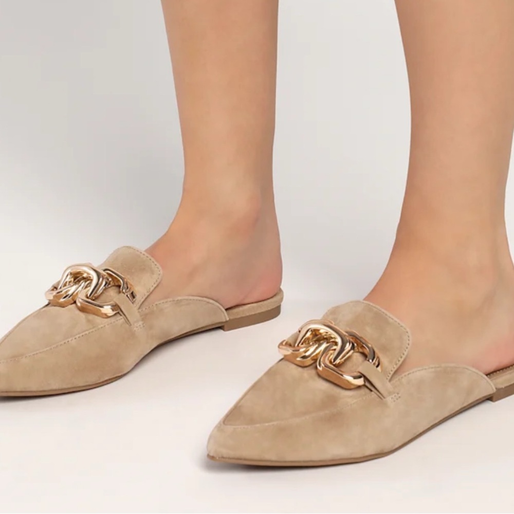 Steve Madden Tan Mules with Gold Chain